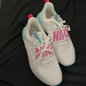 Nike Renew Women Sneakers